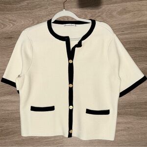 NWOT Abercrombie & Fitch White Sweater with Black Accents